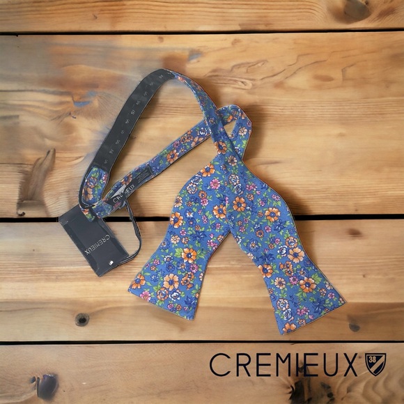 Daniel Cremieux Flower Bow Tie - Picture 1 of 3